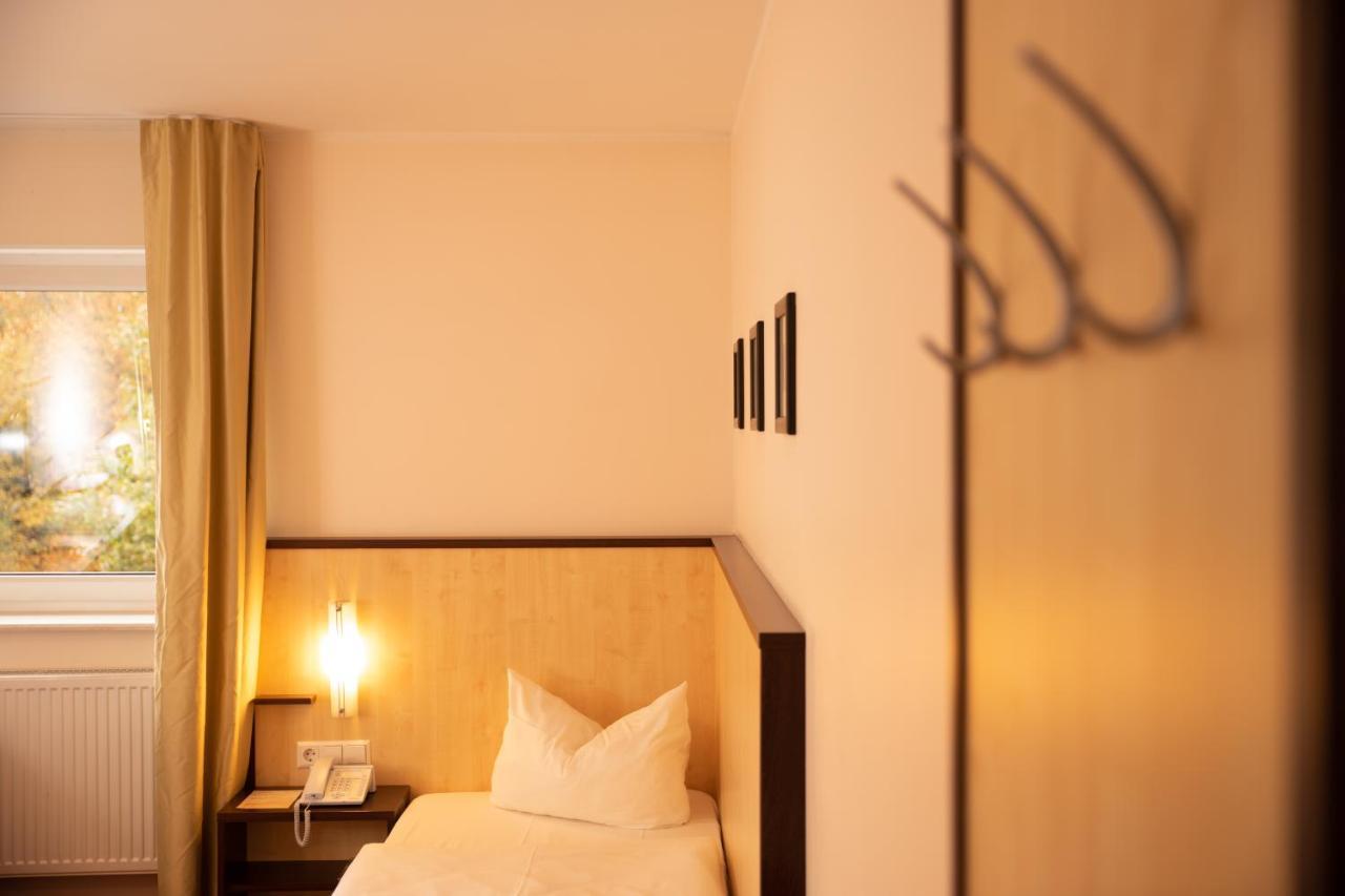 Bergwirtschaft Wilder Mann Hotel Und Restaurant Dresden Exteriör bild