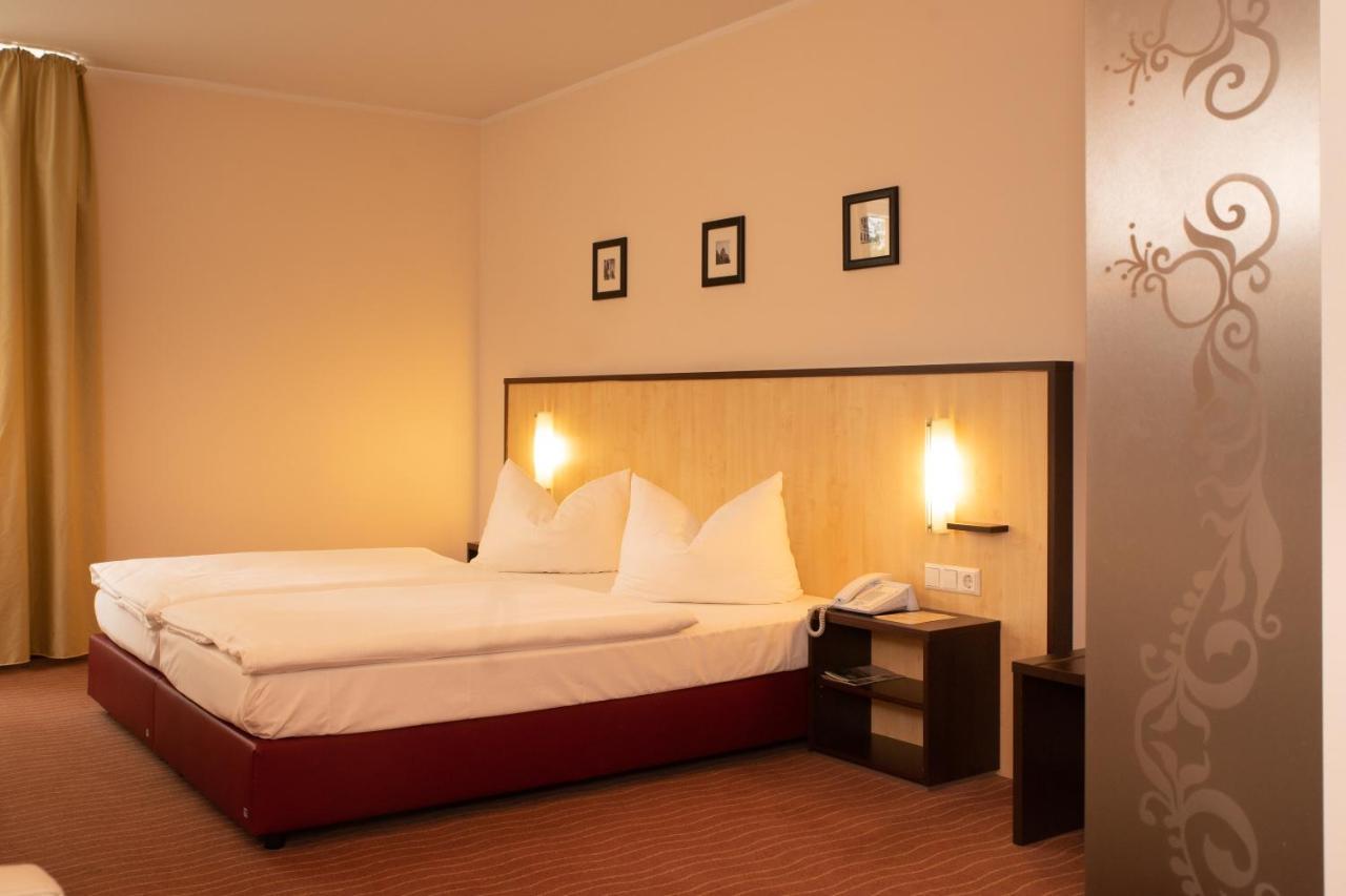 Bergwirtschaft Wilder Mann Hotel Und Restaurant Dresden Exteriör bild