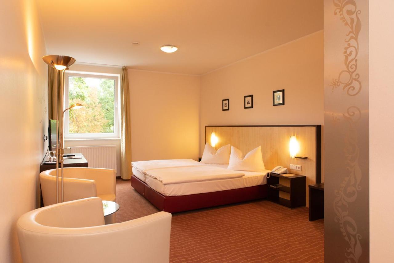 Bergwirtschaft Wilder Mann Hotel Und Restaurant Dresden Exteriör bild
